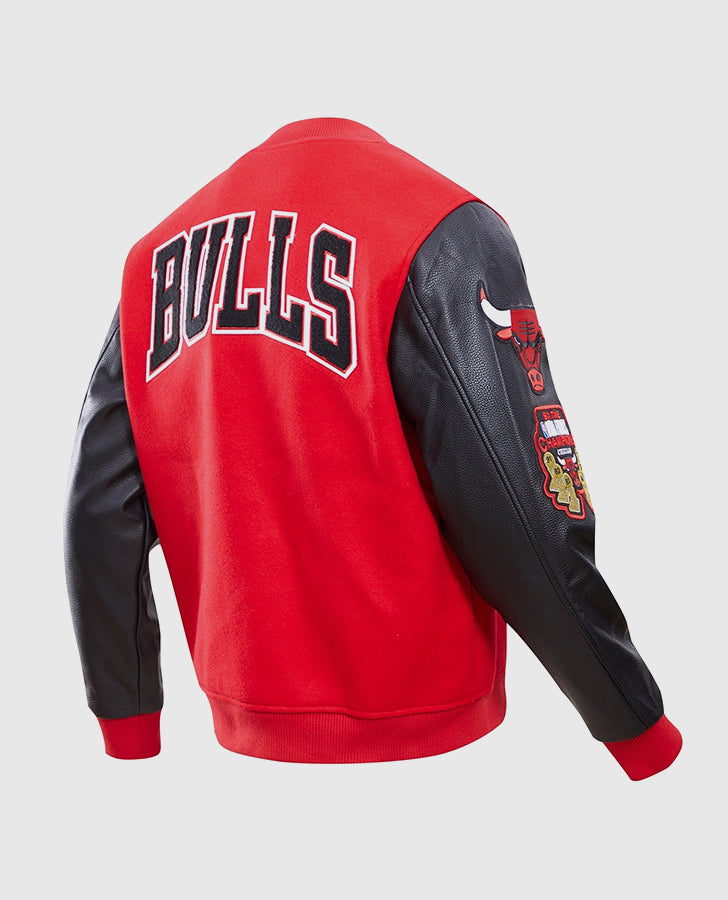 NBA Chicago Bulls Men's Red Varsity Leather Jacket - collar and zip close-up