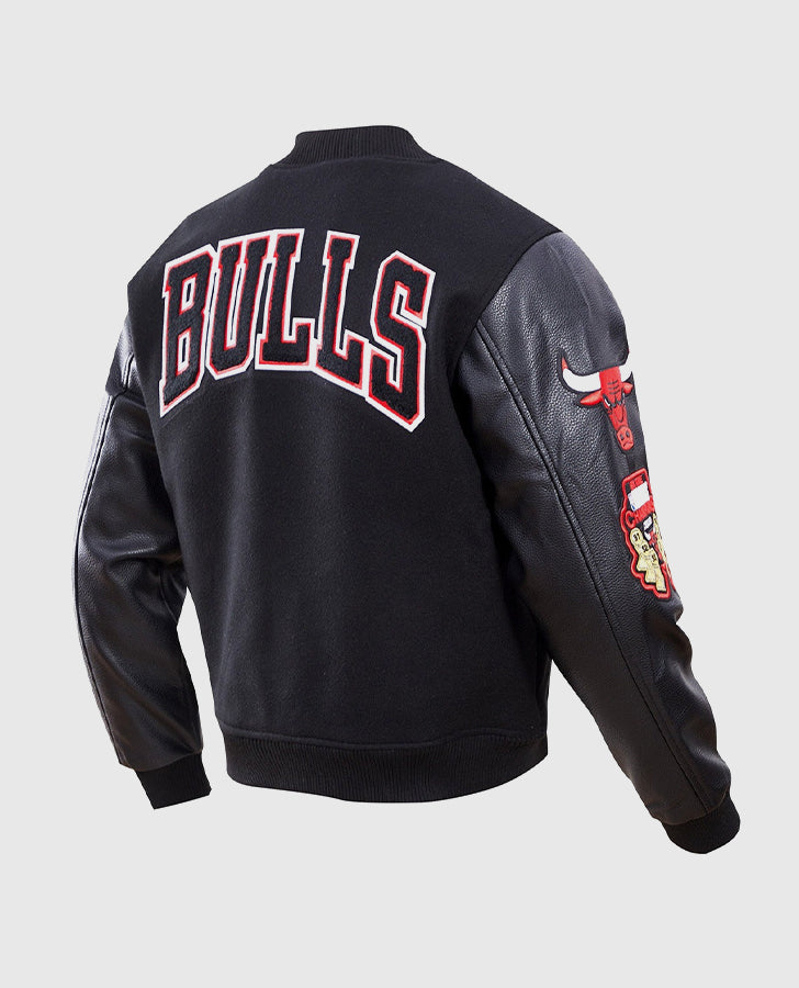 NBA Chicago Bulls Men's Black Varsity Leather Jacket - collar and zip close-up