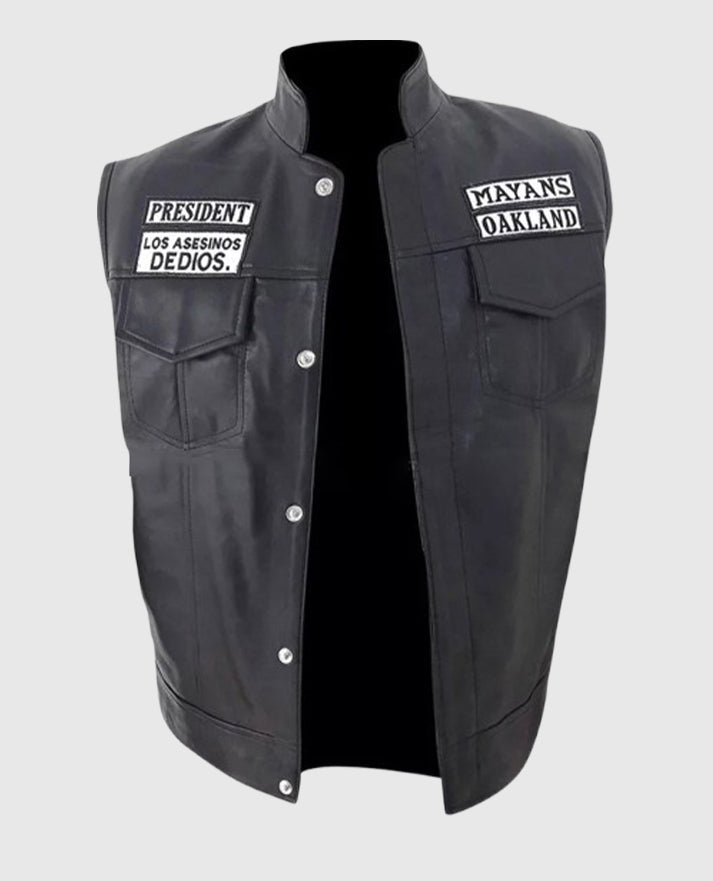 JD Pardo Mayan M.C Ezekiel Reyes Black Vest for Men - collar and zip close-up
